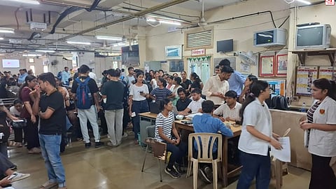 Mumbai : एचपीव्ही लसीकरणामुळे गर्भाशय कर्करोगावर नियंत्रण; केईएम रुग्णालयात २८२ लाभार्थ्यांना एचपीव्हीची मात्रा
