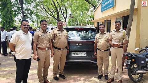 अहमदाबादहून चोरीस गेलेली कार जळगावात जप्त