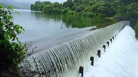 Mumbai : थेंबे थेंबे तळे साचे! धरणातील पाणीसाठा पुन्हा एक लाख दशलक्ष लिटरवर