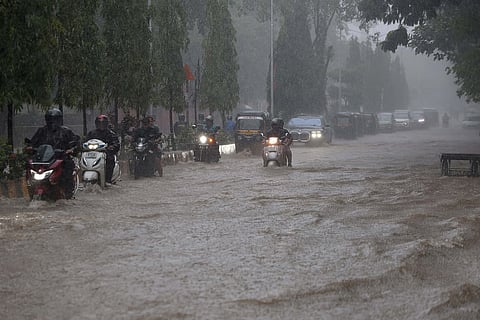 आज-उद्या रेड अलर्ट; मुंबई, ठाणे, पालघर, रायगडात मुसळधार पावसाचा इशारा