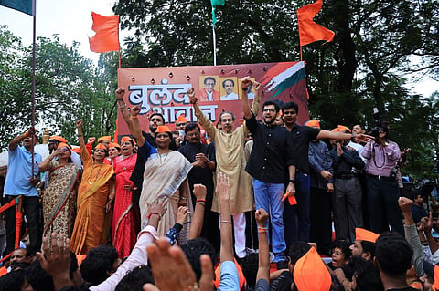 Mumbai : केंद्राची भूमिका दडपशाहीची; उद्धव ठाकरेंची टीका, सोनम वांगचुक समर्थनार्थ जोरदार आंदोलन