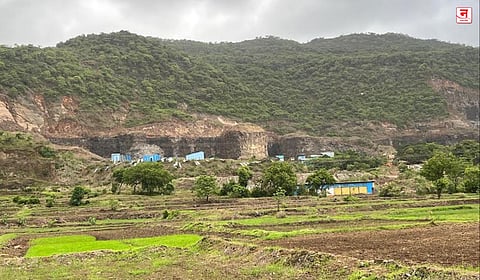 Navi Mumbai : टेकड्यांवरील स्फोट थांबेनात; मुख्यमंत्र्यांच्या हस्तक्षेपानंतरही खारघरचा विध्वंस सुरूच