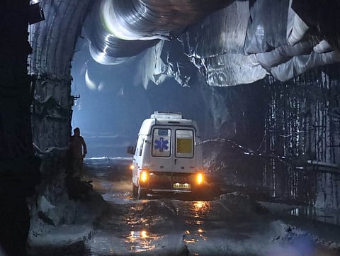 Sikkim Tunnel Tragedy : सिक्कीममध्ये दरड कोसळून १० ठार