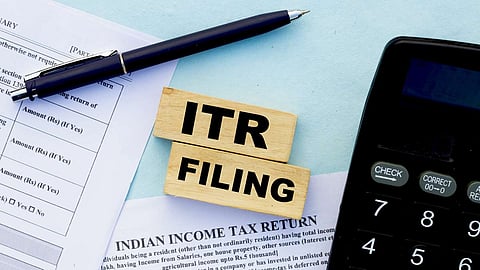 उत्पन्न कमी तरीही ITR फाइल करणं बंधनकारक! 'हे' ६ नियम जाणून घ्या