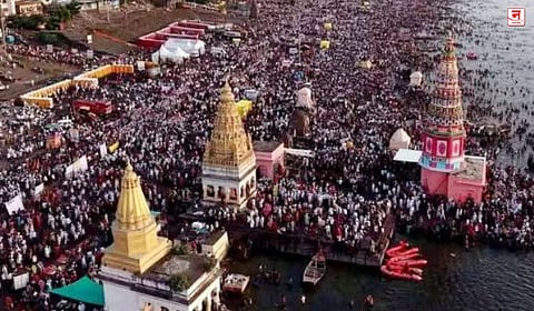 Solapur : चंद्रभागेच्या तीरी भक्तांचा महापूर; दशमीपर्यंतच १५ लाख भाविकांचे आगमन, संतांचे पालखी सोहळे पंढरीत दाखल