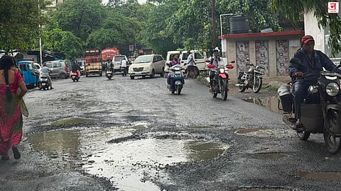 Vasai : महिनाभरातच गोखीवारे-एव्हरशाईन रस्त्याची दुरवस्था; निकृष्ट कामाबाबत चौकशीची मागणी