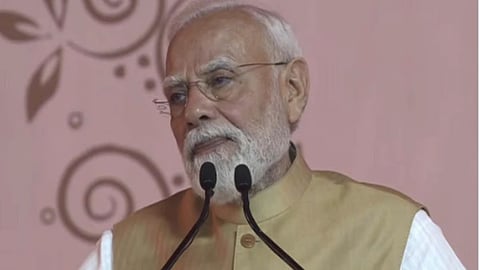 तरुणांनी राष्ट्र उभारणीसाठी समर्पित व्हावे; पंतप्रधानांचे आवाहन