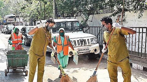 Mumbai : 'आश्रय', 'श्रमसाफल्य आवास योजना' पारदर्शकपणे राबवा; म्युनिसिपल कर्मचारी कामगार सेनेची मागणी