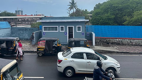 पूर्व, पश्चिम द्रुतगती मार्गावर शौचालयांचा अभाव; नगरसेवकांचा सभागृहात प्रशासनावर हल्लाबोल