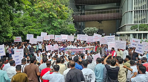 पुण्यात साऊंड व्यावसायिकांचा 'मूकमोर्चा'; समान नियमावली लागू करण्याची मागणी; कुटुंबांवर आर्थिक संकट निर्माण झाल्याची तक्रार