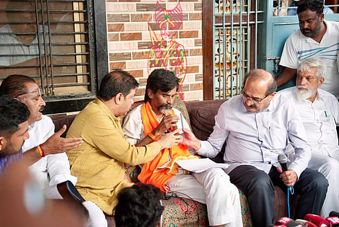 उपोषण मागे! सरकारशी चर्चेनंतर मनोज जरांगेंचा निर्णय; दिली तीन महिन्यांची अंतिम मुदत