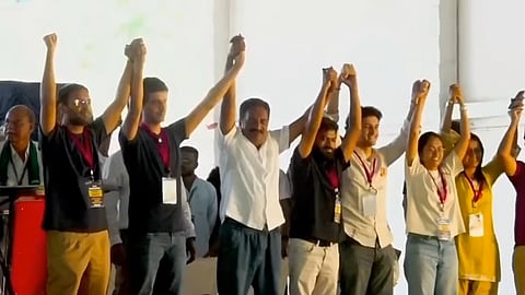 SIR Protest : विरोधकांना संपवण्यासाठीच एसआयआर - अभिजीत दिपके