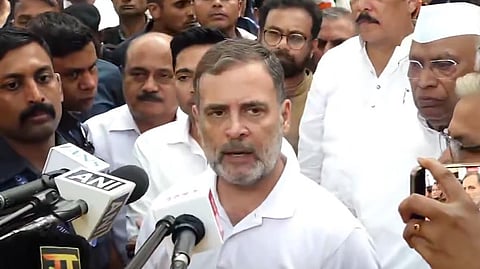 विरोधकांचे सलग तिसऱ्या दिवशी आंदोलन; ज्ञानेश कुमारांविरोधात राजघाटावर काँग्रेसचा ठिय्या