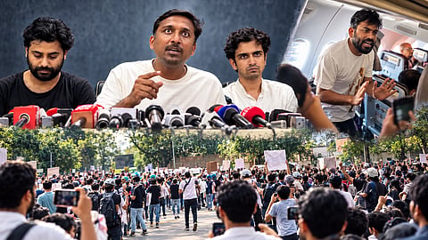 ज्ञानेशविरोधात आंदोलनाचा भडका! दीपके, रांका, दास यांची विमानातच धरपकड; ममता, केजरीवालांसह चार माजी मुख्यमंत्र्यांना केले स्थानबद्ध, दिल्लीत सात हजार आंदोलक ताब्यात; ... तोपर्यंत आंदोलन सुरूच ठेवण्याचा सीजेपीचा निर्धार