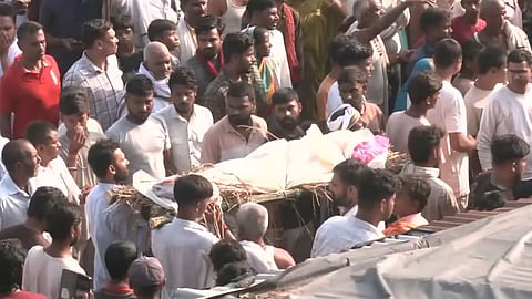 Bihar Boat Tragedy : गंगा नदीत प्रवाशांनी भरलेली नाव उलटली; एकाच कुटुंबातील १३ मुलांचा करुण अंत, VIDEO