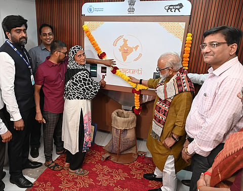 नाशिकमध्ये अत्याधुनिक 'अन्नपूर्ती धान्य एटीएम' सुरू; आता २४ तास मिळणार धान्य