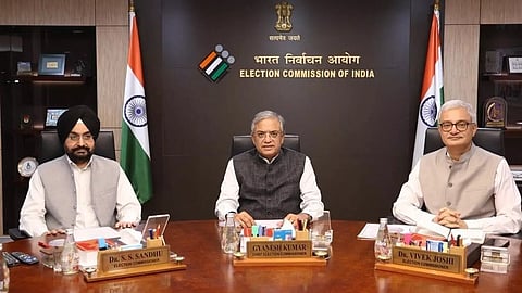 'एसआयआर' निर्णय एकमतानेच; प्रतिज्ञापत्र सादर