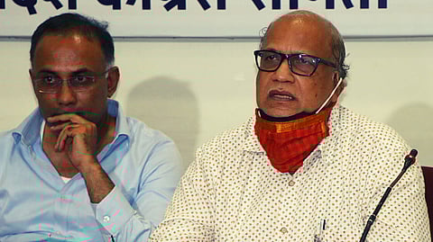 DIgambar Kamat addressing a press conference in Panaji, Goa, in the presence of Congress Goa desk in-charge Dinesh Gundu Rao