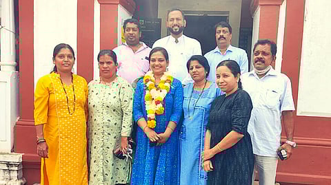 Jaya Sawant and few of her supporters in Ponda