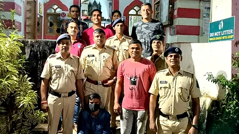 Colva police apprehended Mahesh Dudve of Madhya Pradesh at Cavelossim and recovered weed from him.