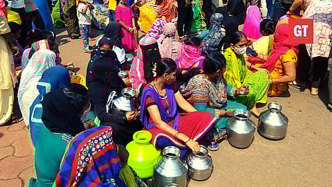 Zuarinagar residents staged a protest on the main road over water shortage