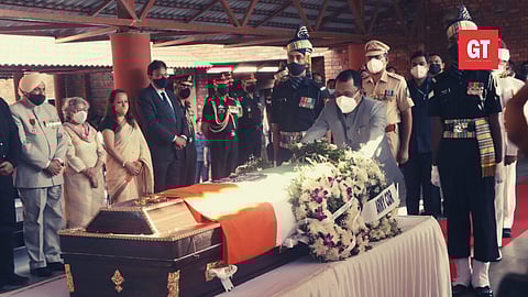 Goa Governor P.S. Sreedharan Pillai pays tribute to General Sunith Francis Rodrigues in Panaji on Monday