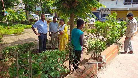 Mormugao Municipal Council Chairperson Leo Rodrigues along with the city councillor Shami Salkar inspected the Vasco municipal garden on Wednesday.