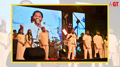 A Konkani musical concert ‘Mogacho Porzoll’ by Pio Agnelo Fernandes, was staged at Navelim and Margao, last week