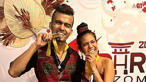 Elvis Mascarenhas and Namrata Wittke with KSWC 2022 medal and trophy.