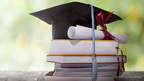 Goa, with its international tourism tag, certainly has the ambience to offer international colleges.