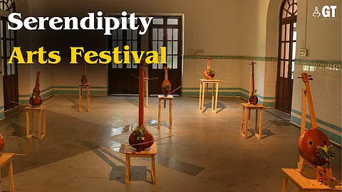 ‘The Pineapple Project’ by artist Savinder Bual, a part of the ‘Synaesthetic Notations’ project, curated by Veeranganakumari Solanki for the Serendipity Arts Festival 2023, innovatively merges visuals with audio.