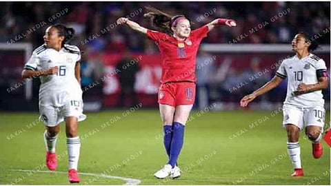 US men's squad blasts federation, wants women's pay tripled