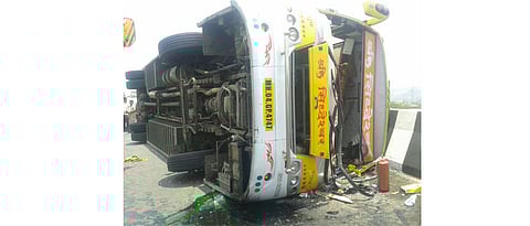 Bus overturns on Mumbai-Pune Expressway, one dead, 20 injured