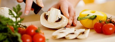 Over 1,000 Palestinians in Israeli jails on hunger strike