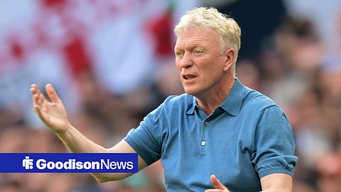 David Moyes barking out instructions