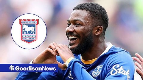 Everton ace Ainsley Maitland-Niles, Ipswich badge in inset