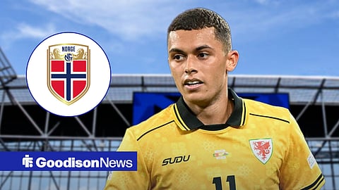Everton's Brennan Johnson in a Wales shirt, Norway badge in inset