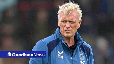 Everton manager David Moyes watches his side warm up against Bournemouth at the Vitality Stadium.