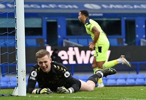 View: Pickford has another Everton shocker v Newcastle and must be dropped