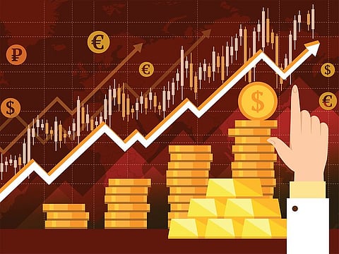 Gold has been relatively steady in recent days at $3,300-$3,400 levels. But as many investors now believe gold prices will drop as those who say it's going to rise.