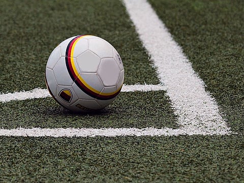 Eye on the ball... whatever be the player's persona, there can be no missing of opportunities.