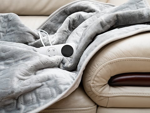 If you suffer from conditions like arthritis or back pain, the gentle heat from an electric blanket can provide therapeutic benefits, reducing discomfort and helping you sleep more soundly.