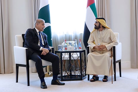 Mohammed bin Rashid meets with Prime Minister of Pakistan, reaffirms bilateral historical ties