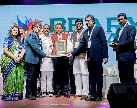 Dr. Thumbay Moideen was honored with the Global Business Icon 2025 award at the grand Beary Mela 2025 at Etisalat Academy, Dubai