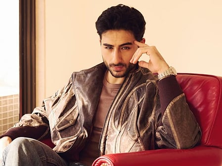 Did Ibrahim Ali Khan threaten to assault a Pak journalist over?