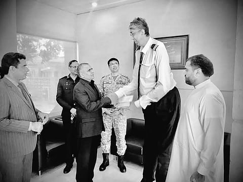 Naseer Somoro, Pakistan's tallest man and PIA employee, passes away after prolonged illness.