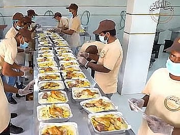 Ramadan tradition thrives as Saudi family serves Iftar and Suhur for over a century