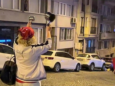 Residents of the city, expressing their anger and frustration over Imamoglu's detention on corruption charges, took to an unusual form of protest: banging pots and pans. This act, often used to convey a message of defiance, resonated across the city, amplifying the voices of those demanding justice.