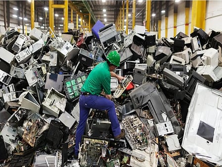 Kuwait’s reliance on consumption-heavy lifestyles, weak recycling practices, and continued dependence on landfills have created an unsustainable trajectory.