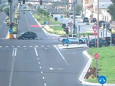 Abu Dhabi Police urges drivers to move vehicles after minor accidents, avoid Dh1,000 fine